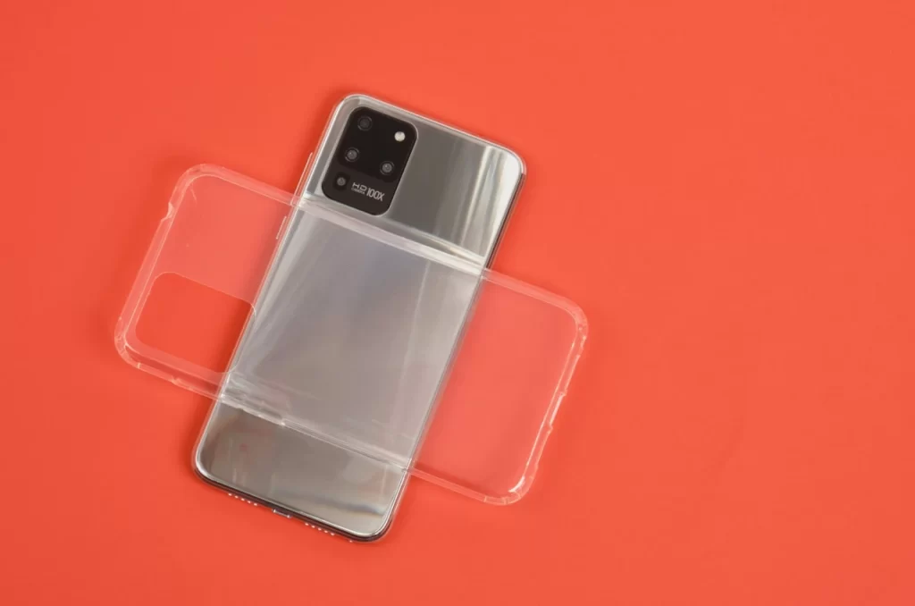 celular protegido com capinha tpu